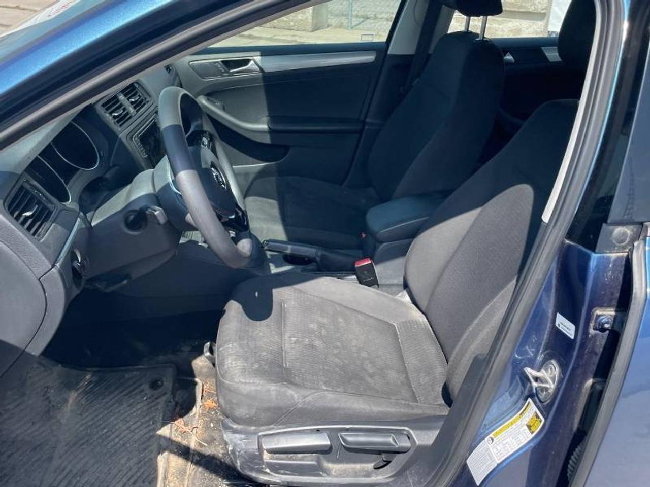 2017 Volkswagen Jetta Sedan 1.4 TSI l Trendline+ l 4Cyl l 2 WheelSets l 2 Keys Photo