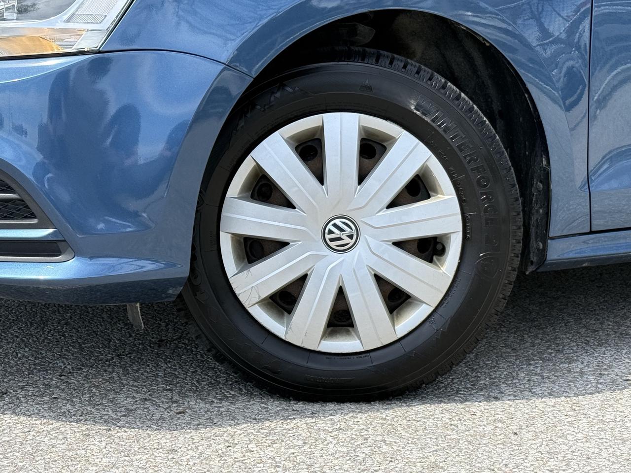 2017 Volkswagen Jetta Sedan 1.4 TSI l Trendline+ l 4Cyl l 2 WheelSets l 2 Keys Photo3
