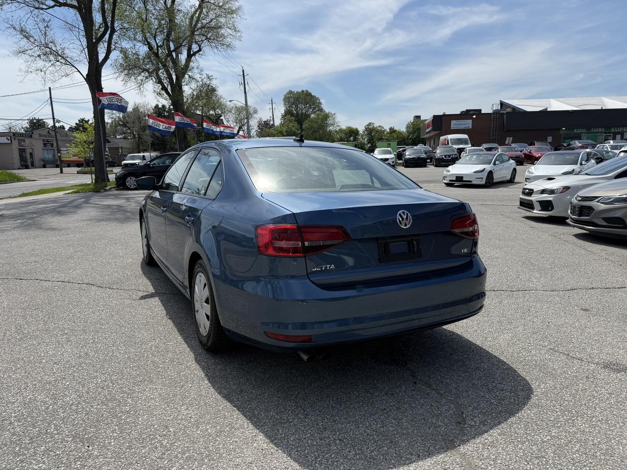 2017 Volkswagen Jetta Sedan 1.4 TSI l Trendline+ l 4Cyl l 2 WheelSets l 2 Keys Photo