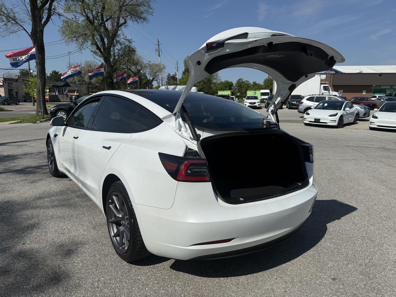 2023 Tesla Model 3 Tesla Warranty l LFP l RWD l 438KM Range l Photo