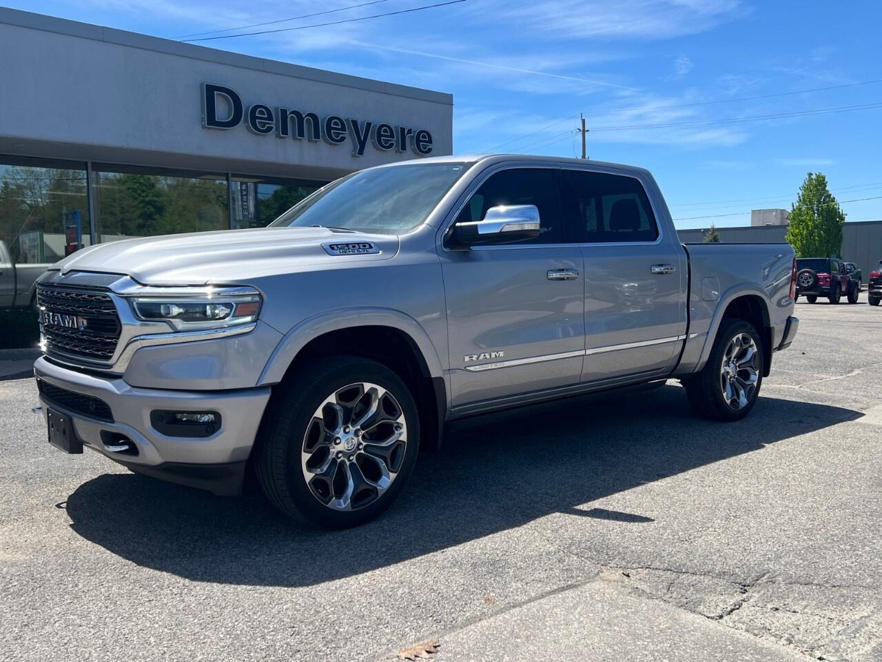 2022 RAM 1500 Limited 4x4 Crew Cab 5'7 Box Photo0