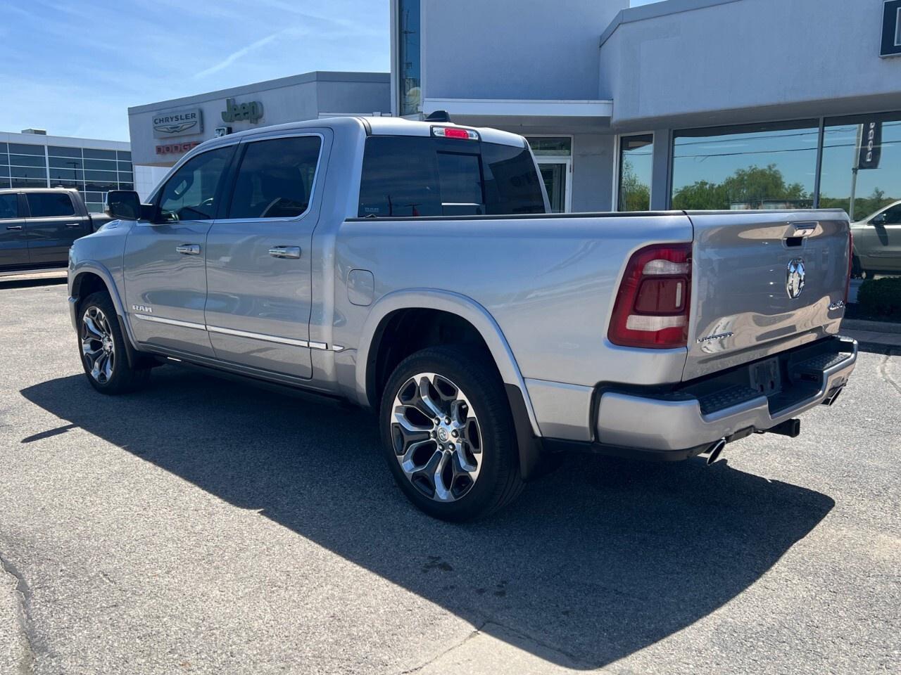 2022 RAM 1500 Limited 4x4 Crew Cab 5'7 Box Photo2