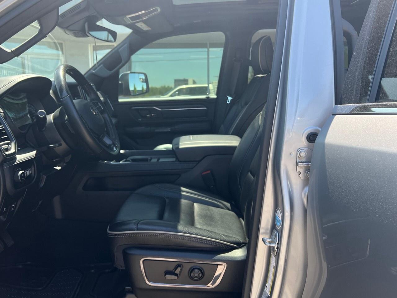 2022 RAM 1500 Limited 4x4 Crew Cab 5'7 Box Photo