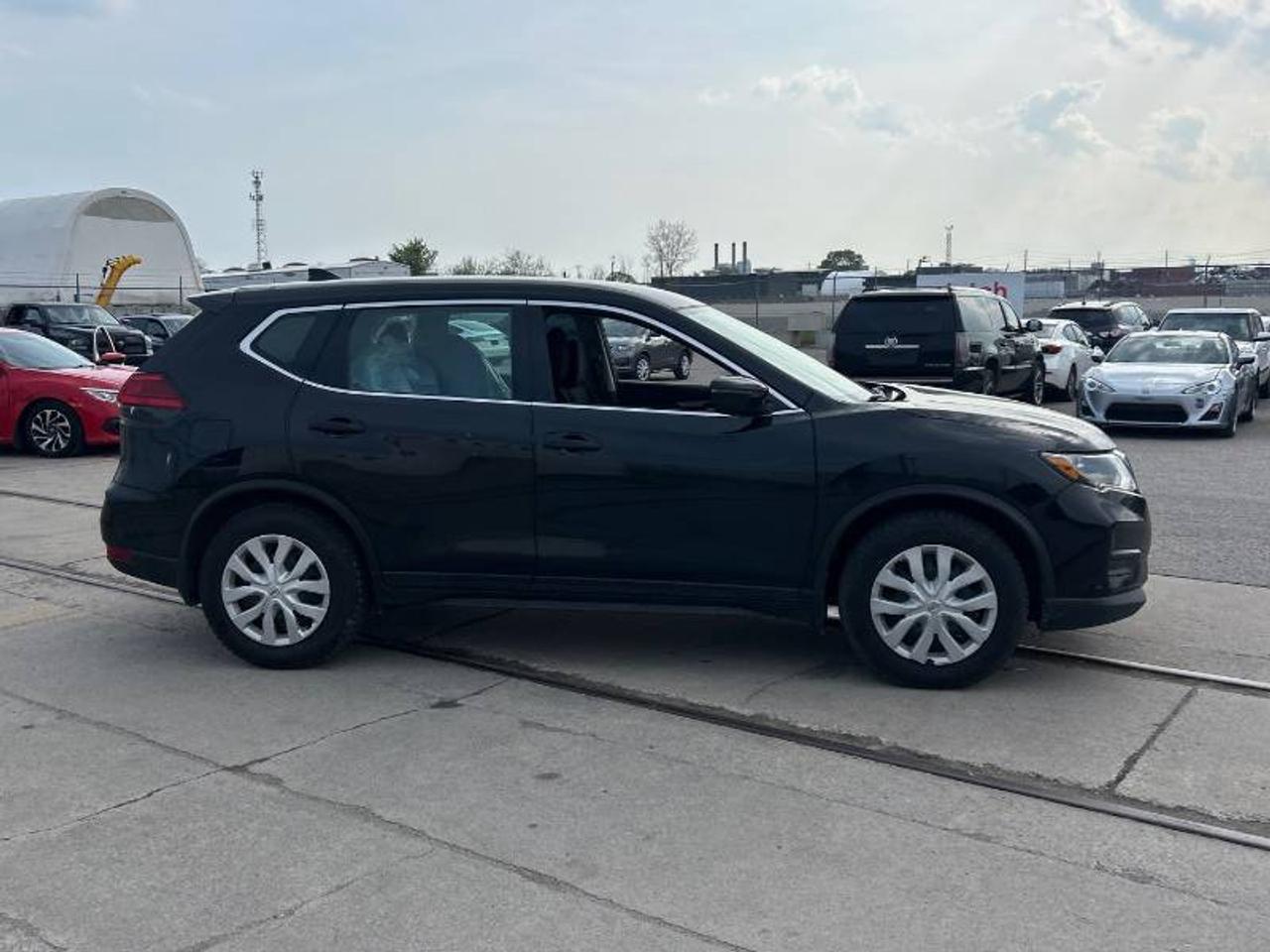 2017 Nissan Rogue S l FWD l 2.5L l 4Cyl l 2 Sets of Wheels Photo