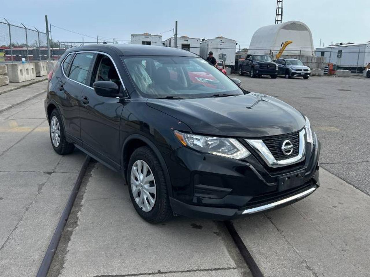 2017 Nissan Rogue S l FWD l 2.5L l 4Cyl l 2 Sets of Wheels Photo
