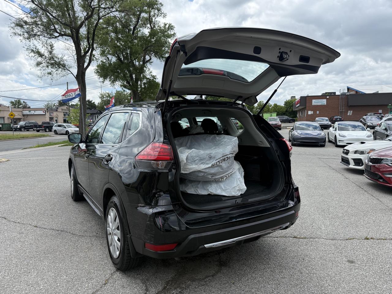 2017 Nissan Rogue S l FWD l 2.5L l 4Cyl l 2 Sets of Wheels Photo