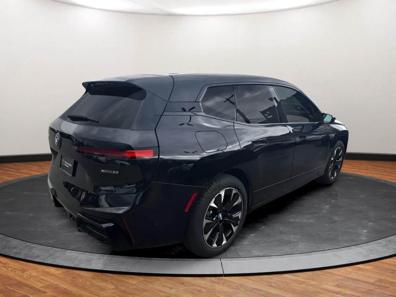 2026 BMW iX xDrive60 Photo