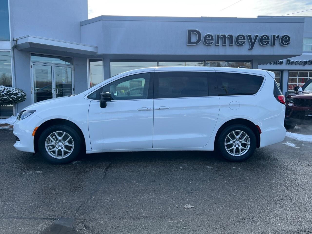 2025 Chrysler Grand Caravan SXT 2WD Photo