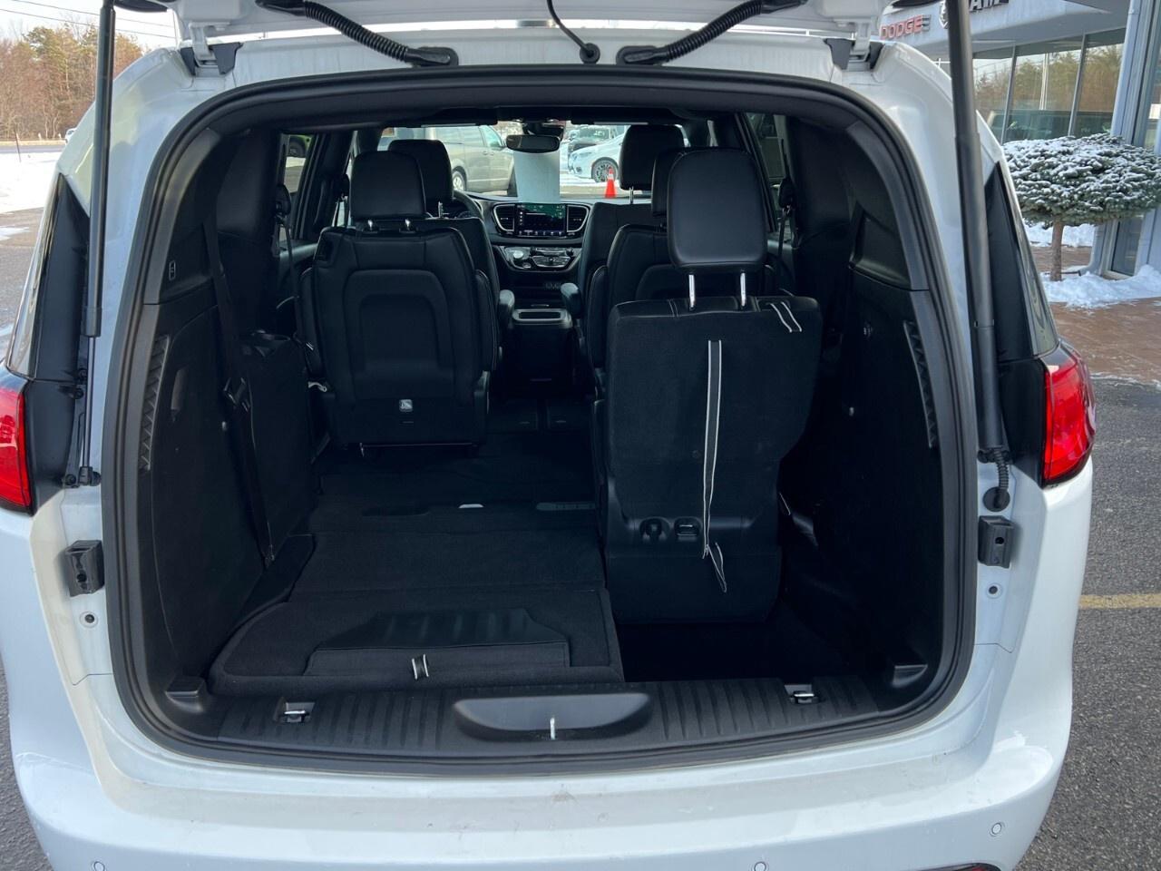 2025 Chrysler Grand Caravan SXT 2WD Photo