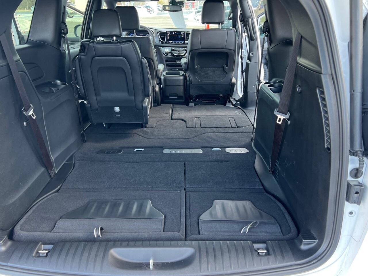 2025 Chrysler Grand Caravan SXT 2WD Photo