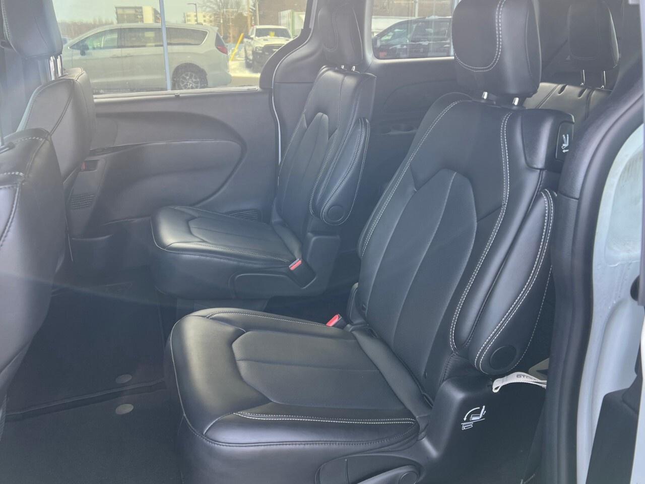2025 Chrysler Grand Caravan SXT 2WD Photo