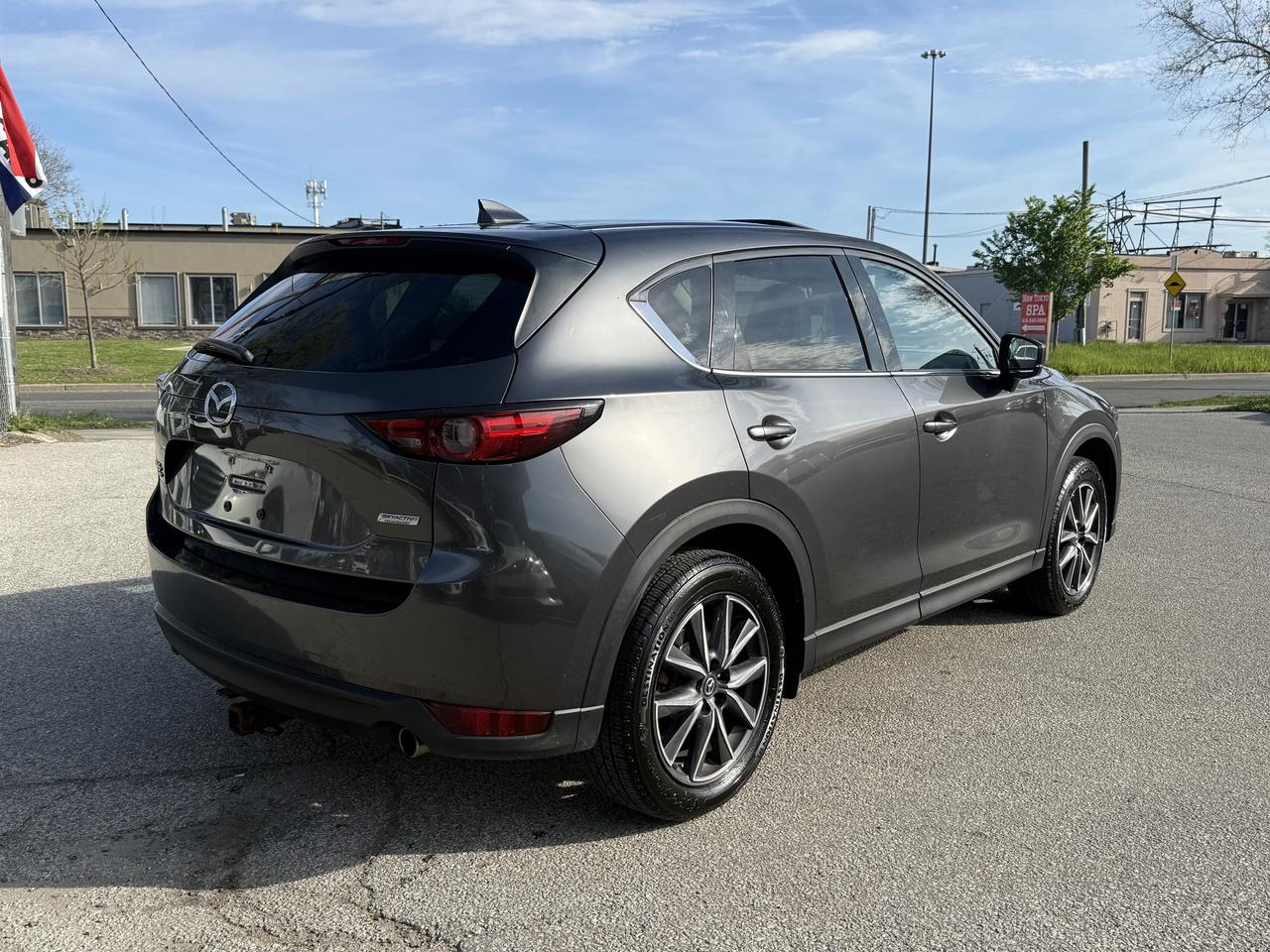 2017 Mazda CX-5 GT l AWD l 2 Sets of Wheels l 2.5L l 4Cyl l Auto Photo