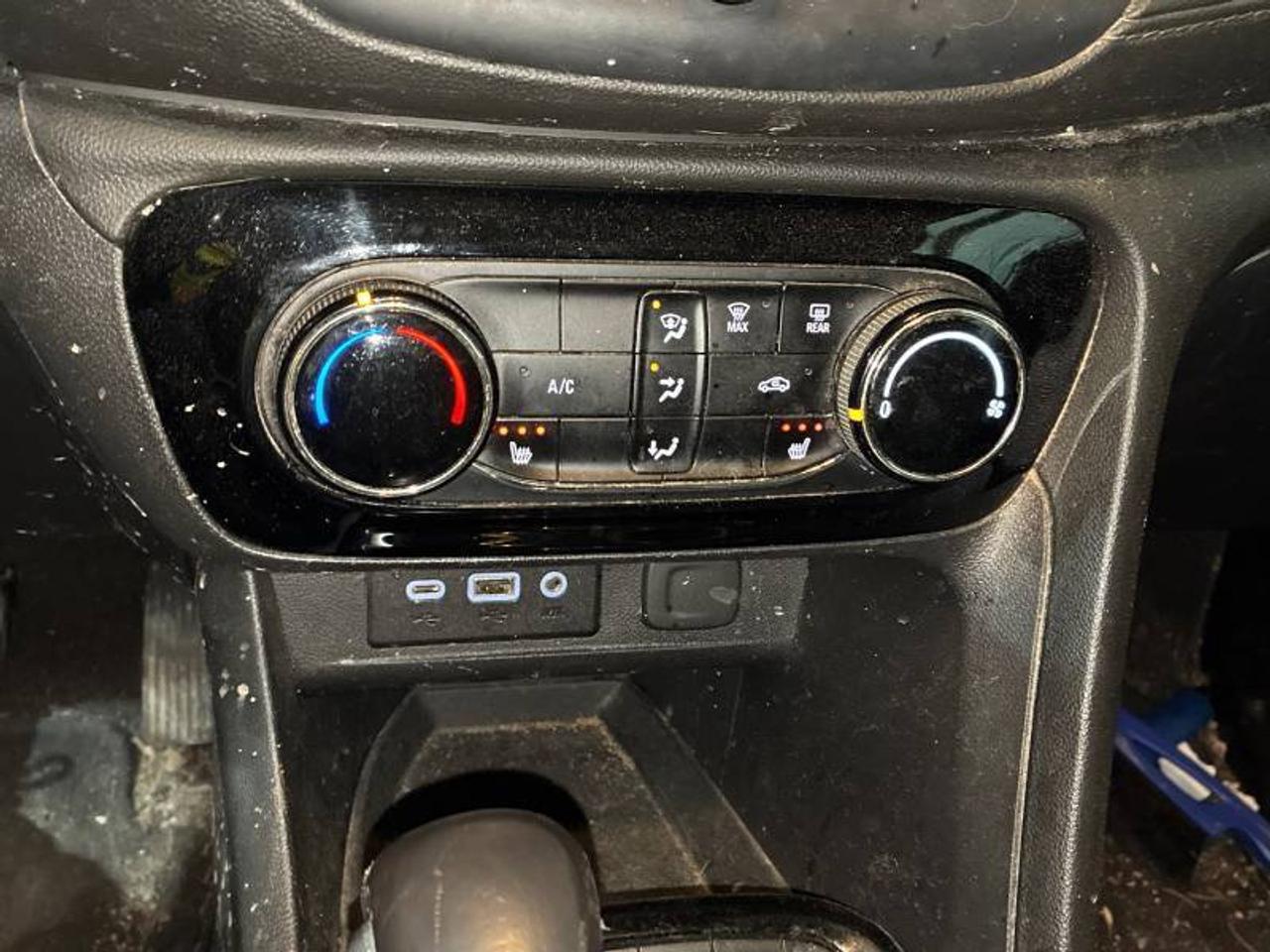 2020 Buick Encore GX No Accidents l Preferred l FWD l GX l 1.2L l 3Cyl Photo