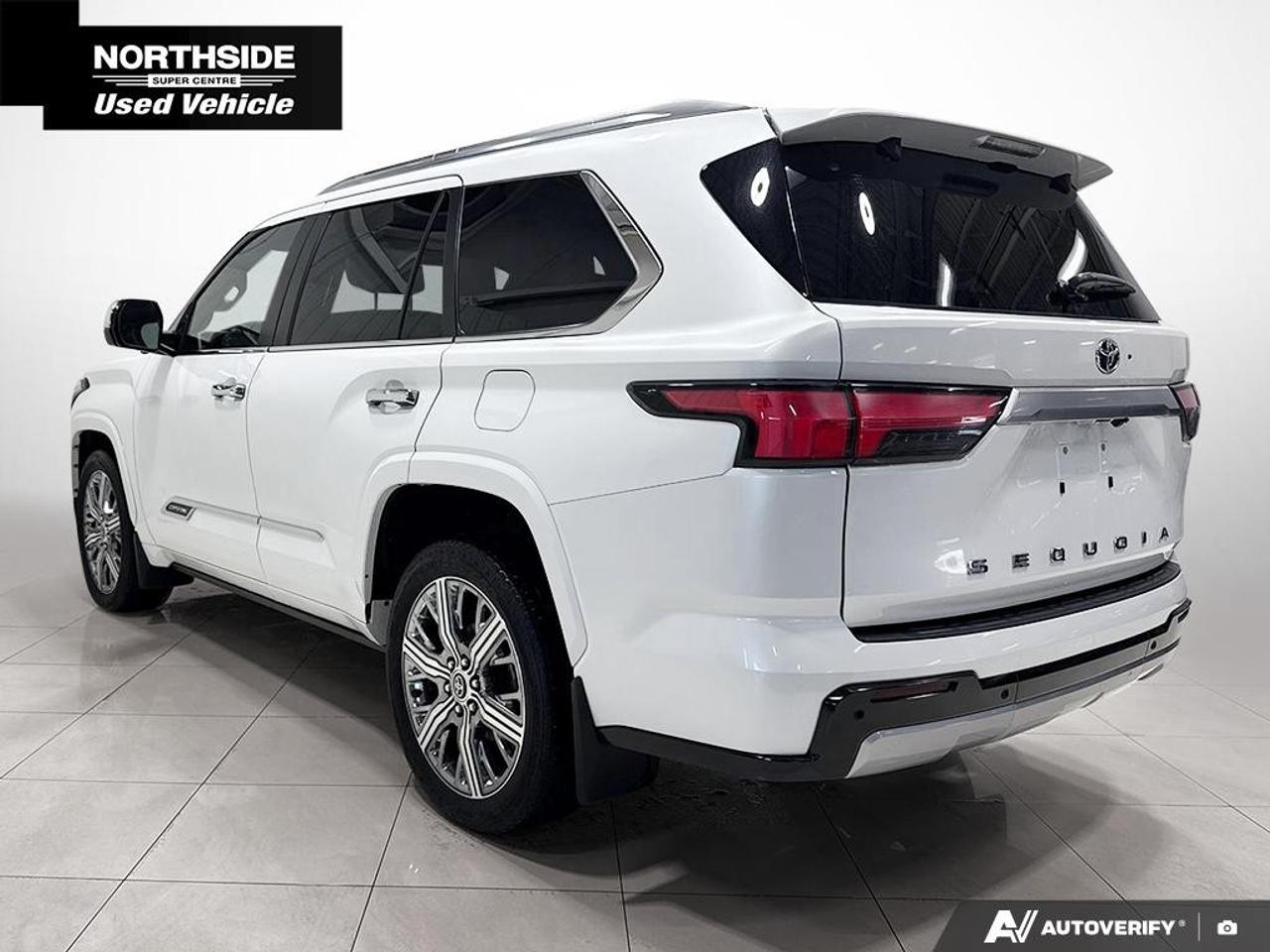 2024 Toyota Sequoia PLATINUM 4WD Photo
