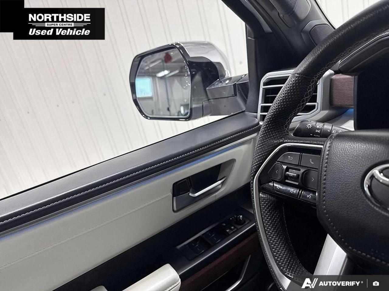 2024 Toyota Sequoia PLATINUM 4WD Photo
