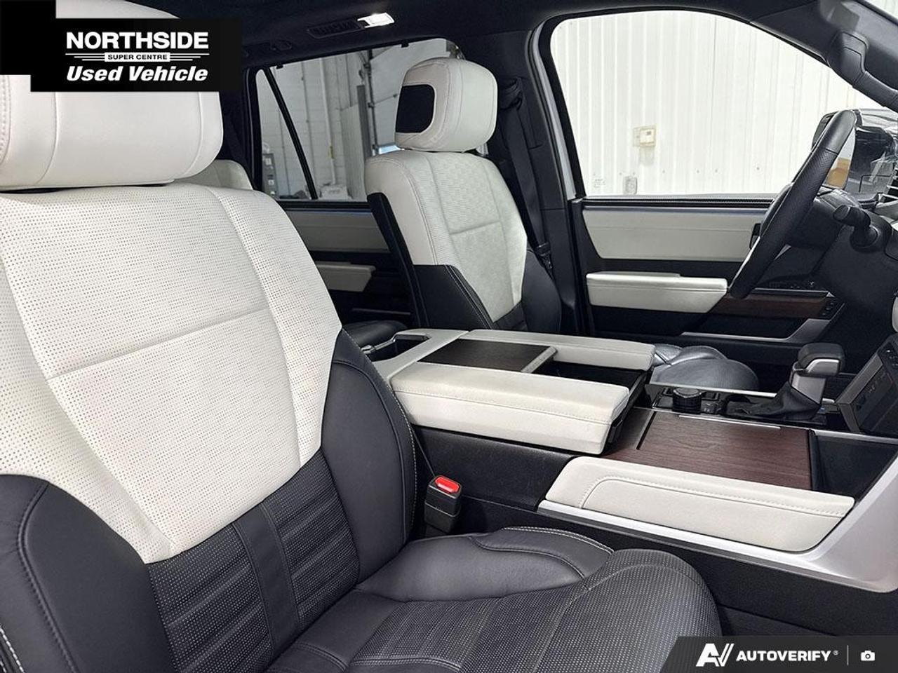 2024 Toyota Sequoia PLATINUM 4WD Photo