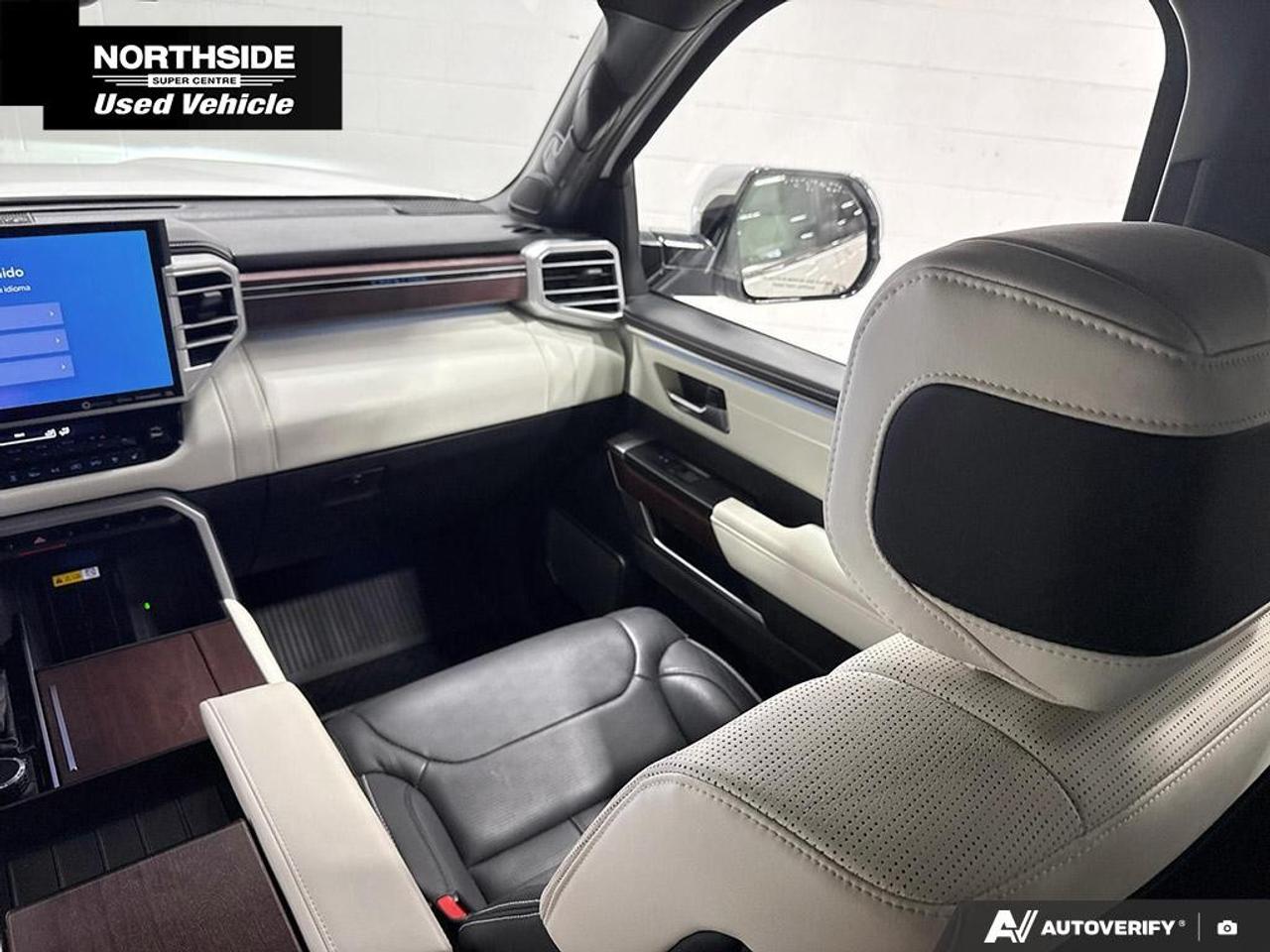 2024 Toyota Sequoia PLATINUM 4WD Photo