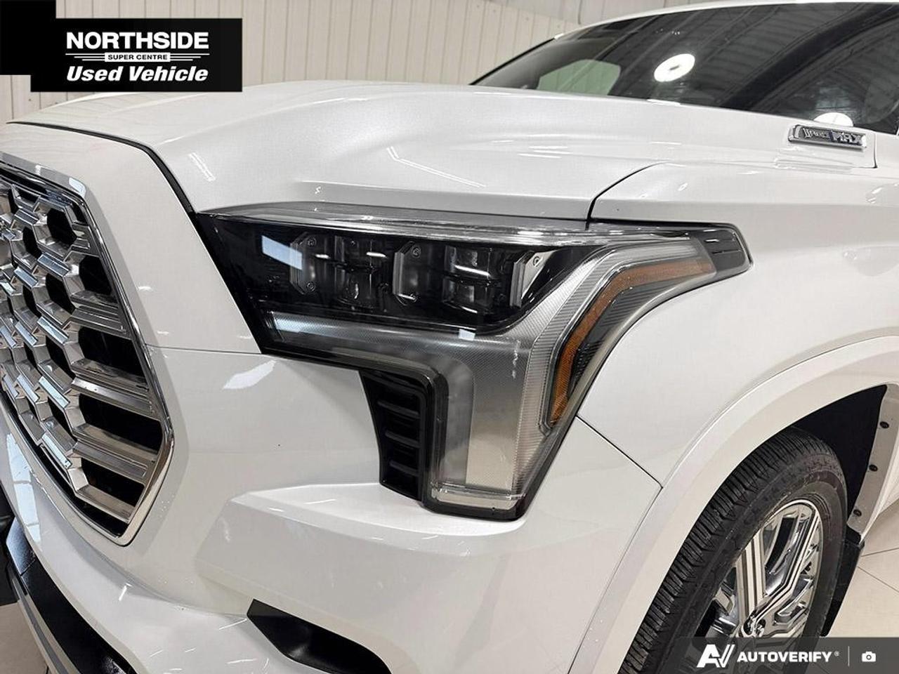 2024 Toyota Sequoia PLATINUM 4WD Photo