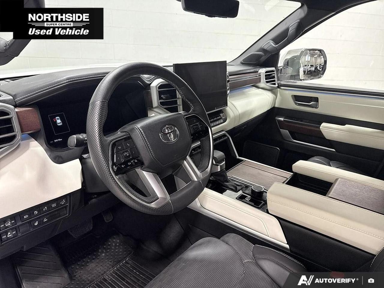 2024 Toyota Sequoia PLATINUM 4WD Photo