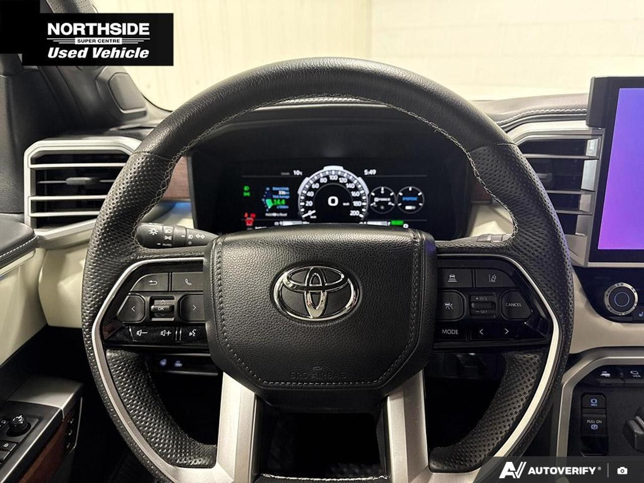 2024 Toyota Sequoia PLATINUM 4WD Photo