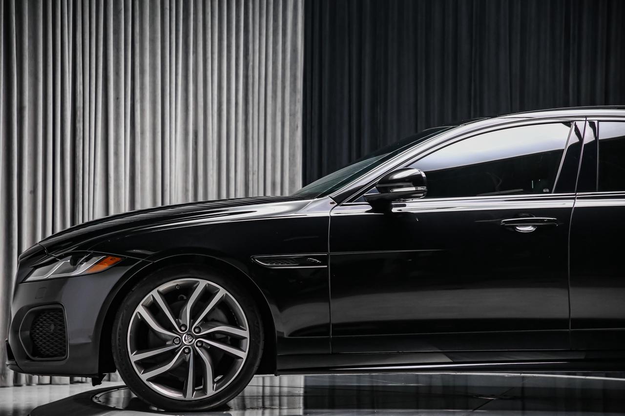 2024 Jaguar XF R-DYNAMIC SE AWD P300 BLACKPACK PANOROOF ADAPTVCRZ Photo