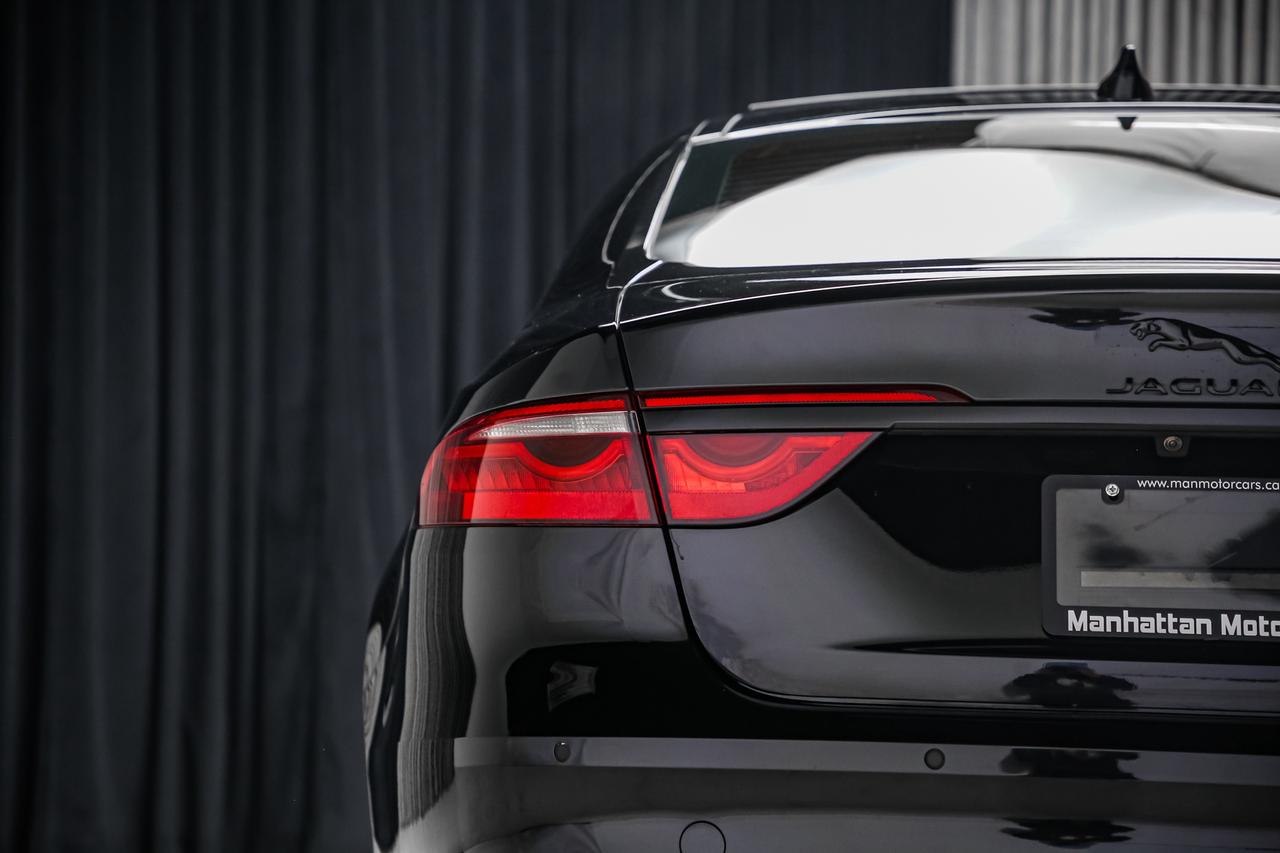 2024 Jaguar XF R-DYNAMIC SE AWD P300 BLACKPACK PANOROOF ADAPTVCRZ Photo