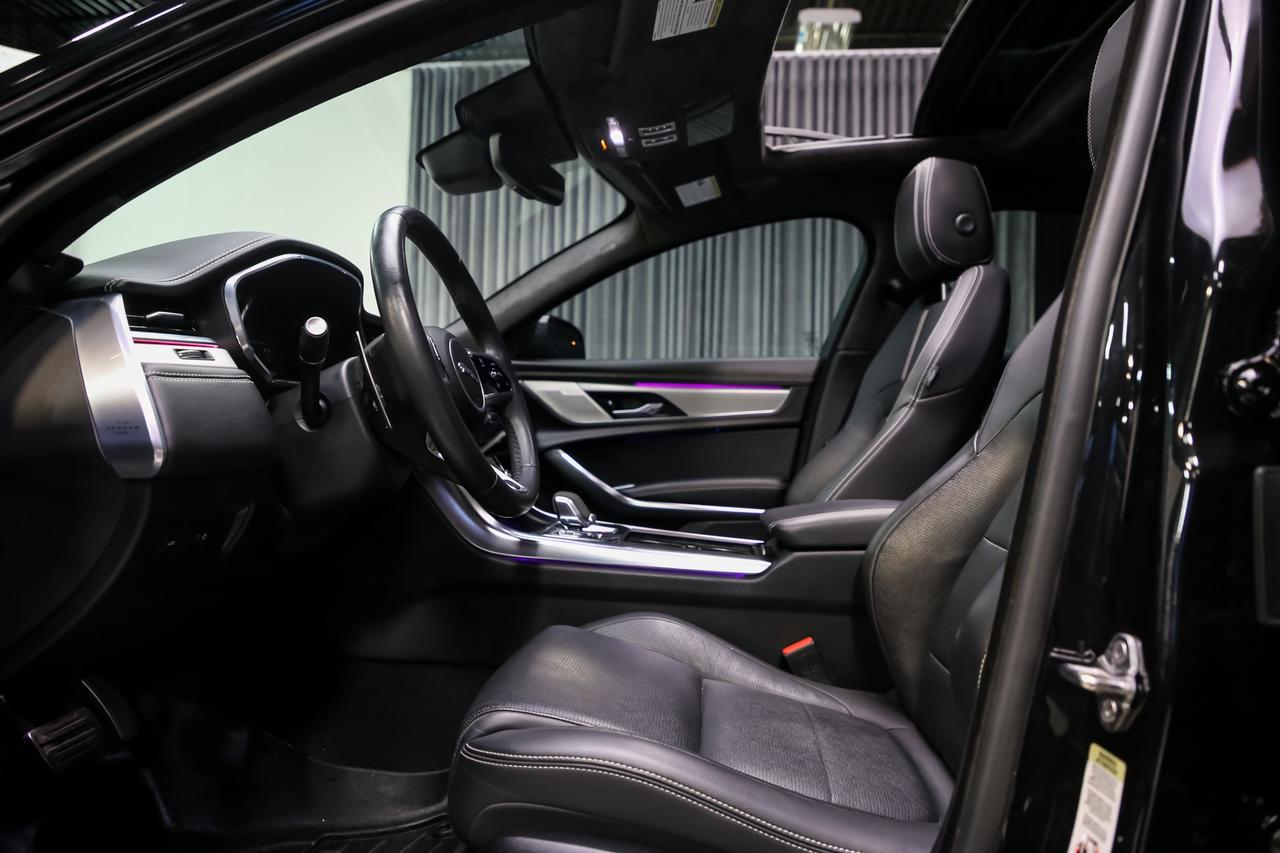 2024 Jaguar XF R-DYNAMIC SE AWD P300 BLACKPACK PANOROOF ADAPTVCRZ Photo