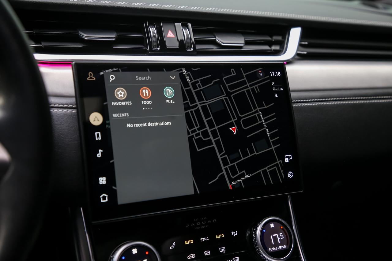 2024 Jaguar XF R-DYNAMIC SE AWD P300 BLACKPACK PANOROOF ADAPTVCRZ Photo