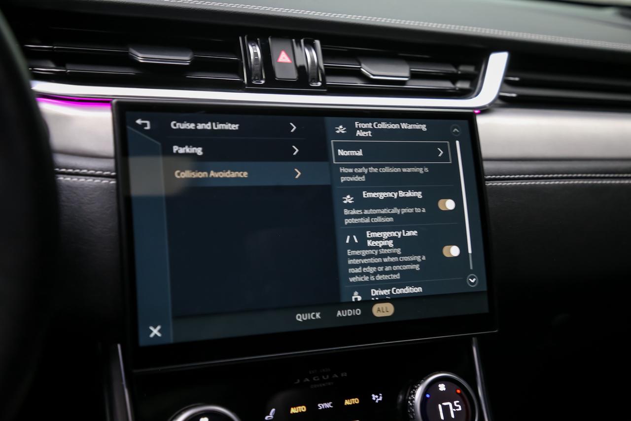 2024 Jaguar XF R-DYNAMIC SE AWD P300 BLACKPACK PANOROOF ADAPTVCRZ Photo