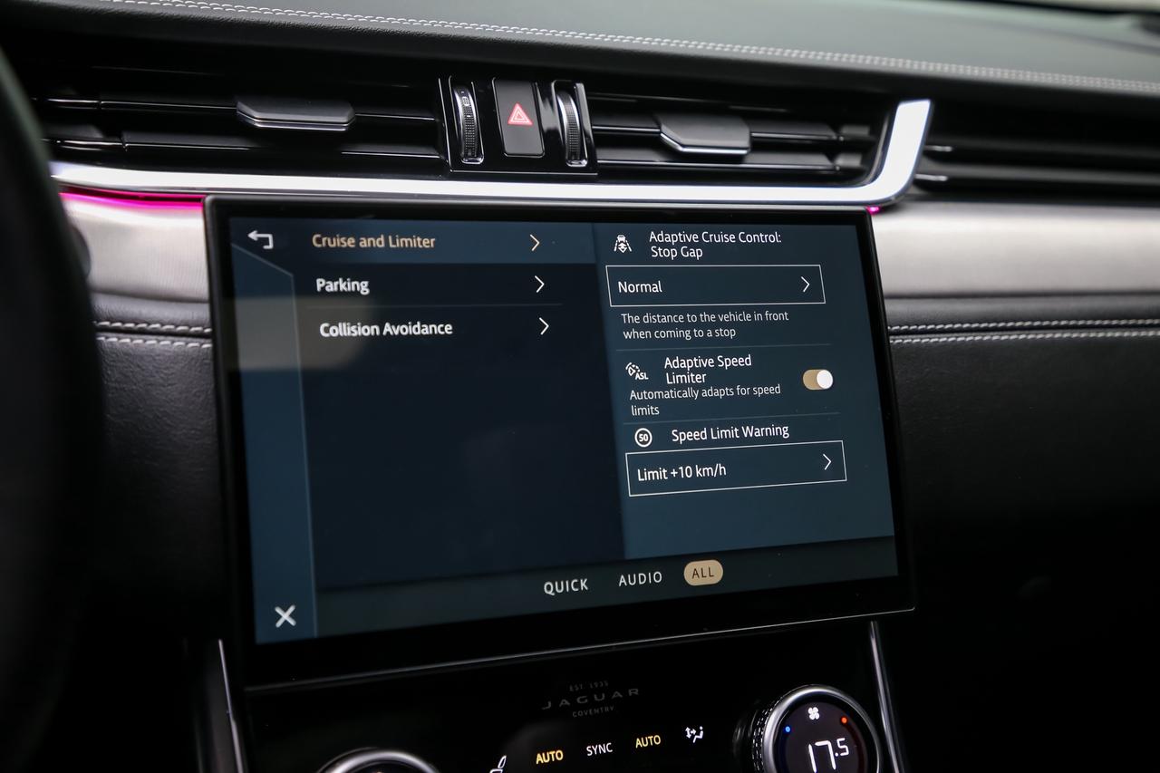 2024 Jaguar XF R-DYNAMIC SE AWD P300 BLACKPACK PANOROOF ADAPTVCRZ Photo