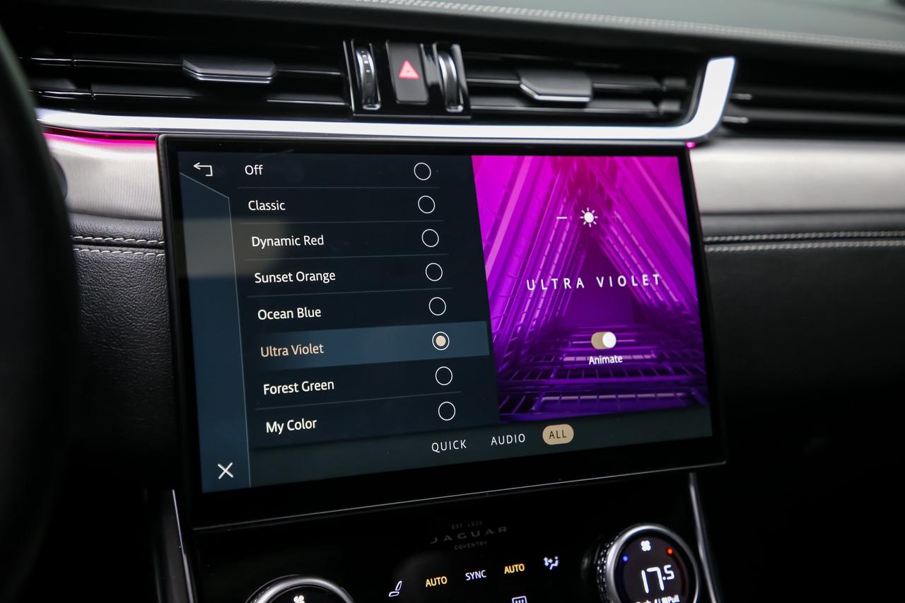 2024 Jaguar XF R-DYNAMIC SE AWD P300 BLACKPACK PANOROOF ADAPTVCRZ Photo