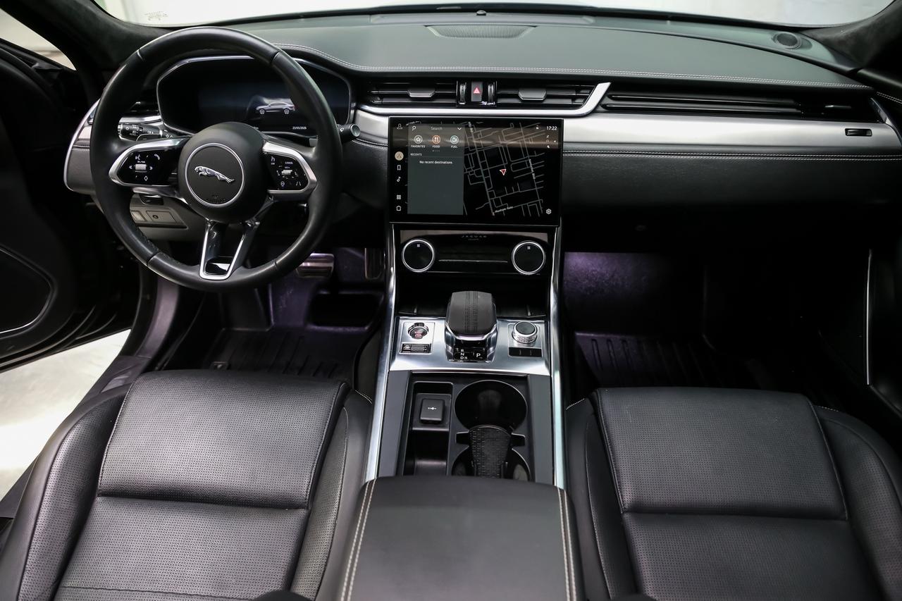 2024 Jaguar XF R-DYNAMIC SE AWD P300 BLACKPACK PANOROOF ADAPTVCRZ Photo