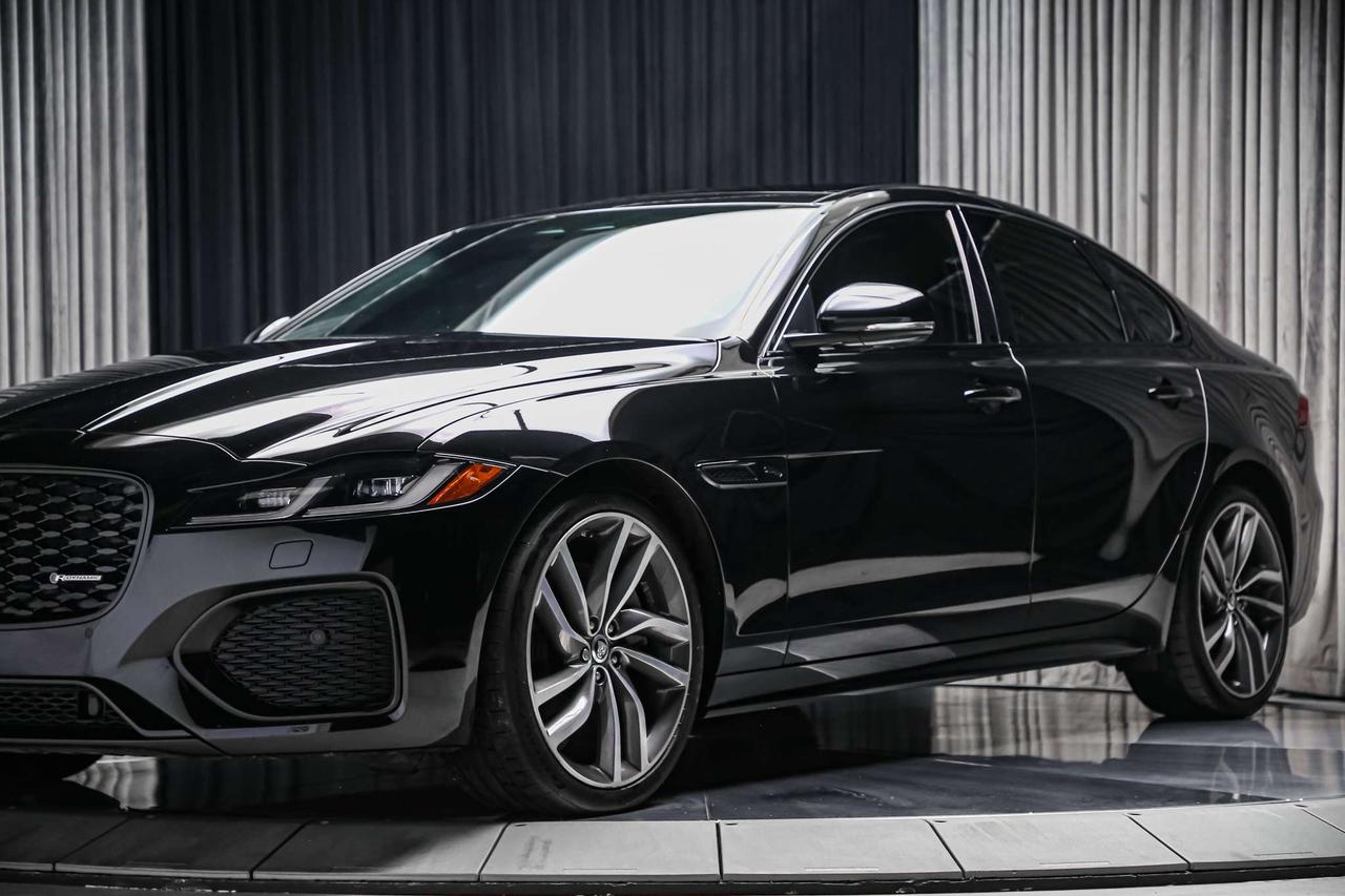 2024 Jaguar XF R-DYNAMIC SE AWD P300 BLACKPACK PANOROOF ADAPTVCRZ Photo