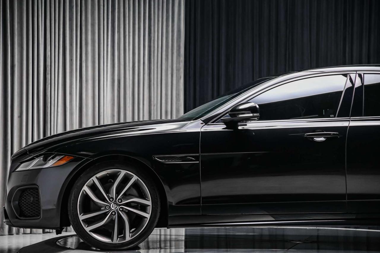2024 Jaguar XF R-DYNAMIC SE AWD P300 BLACKPACK PANOROOF ADAPTVCRZ Photo