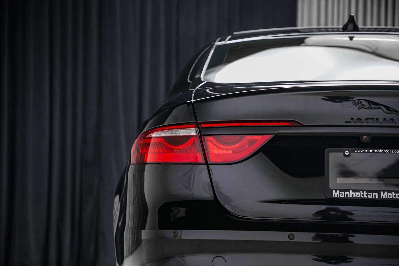 2024 Jaguar XF R-DYNAMIC SE AWD P300 BLACKPACK PANOROOF ADAPTVCRZ Photo