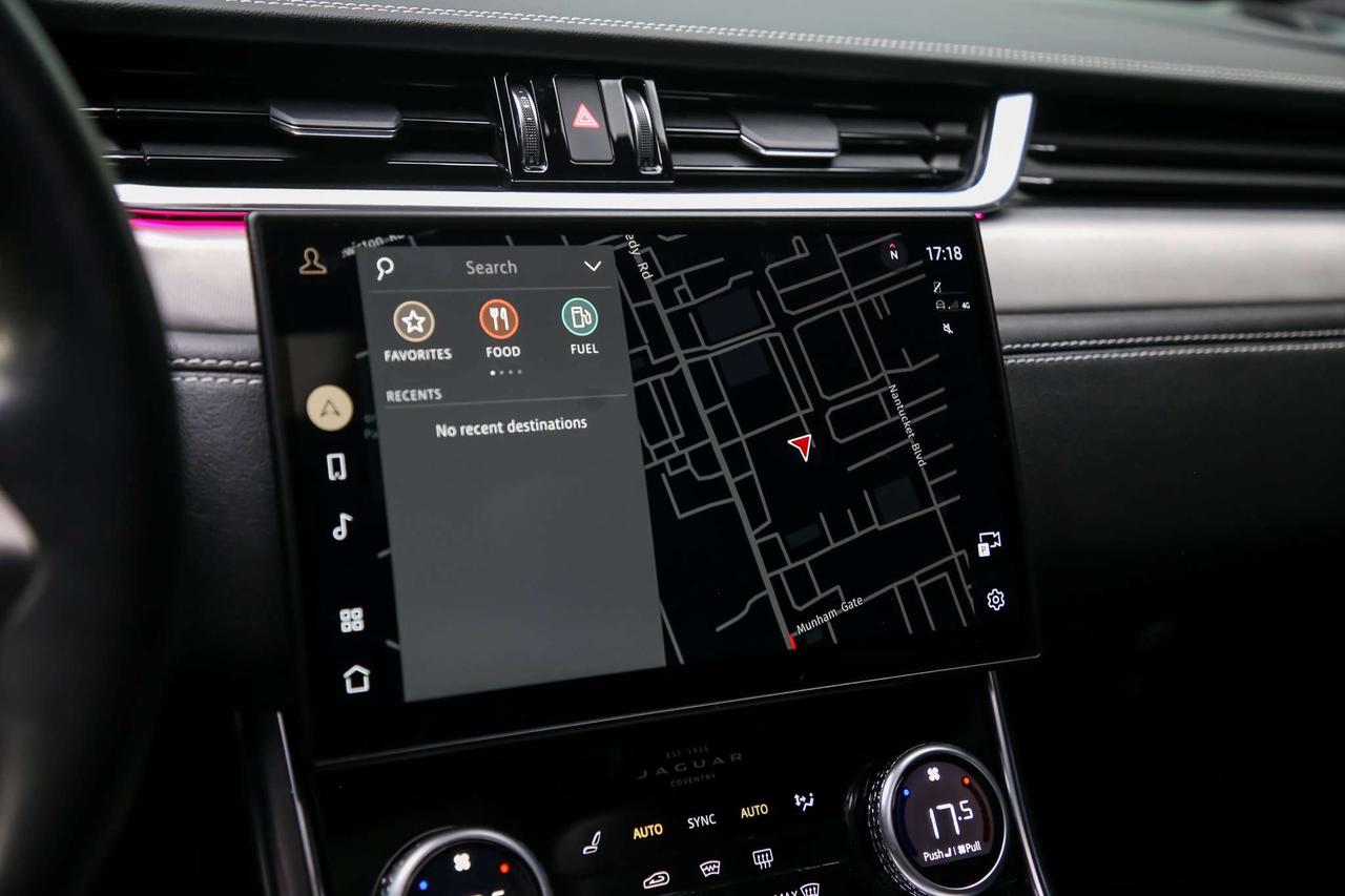 2024 Jaguar XF R-DYNAMIC SE AWD P300 BLACKPACK PANOROOF ADAPTVCRZ Photo