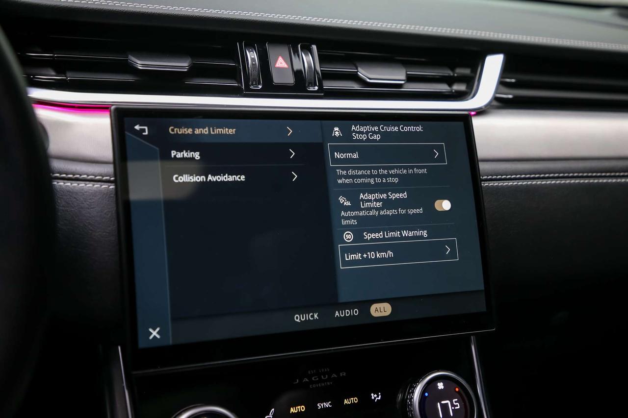 2024 Jaguar XF R-DYNAMIC SE AWD P300 BLACKPACK PANOROOF ADAPTVCRZ Photo