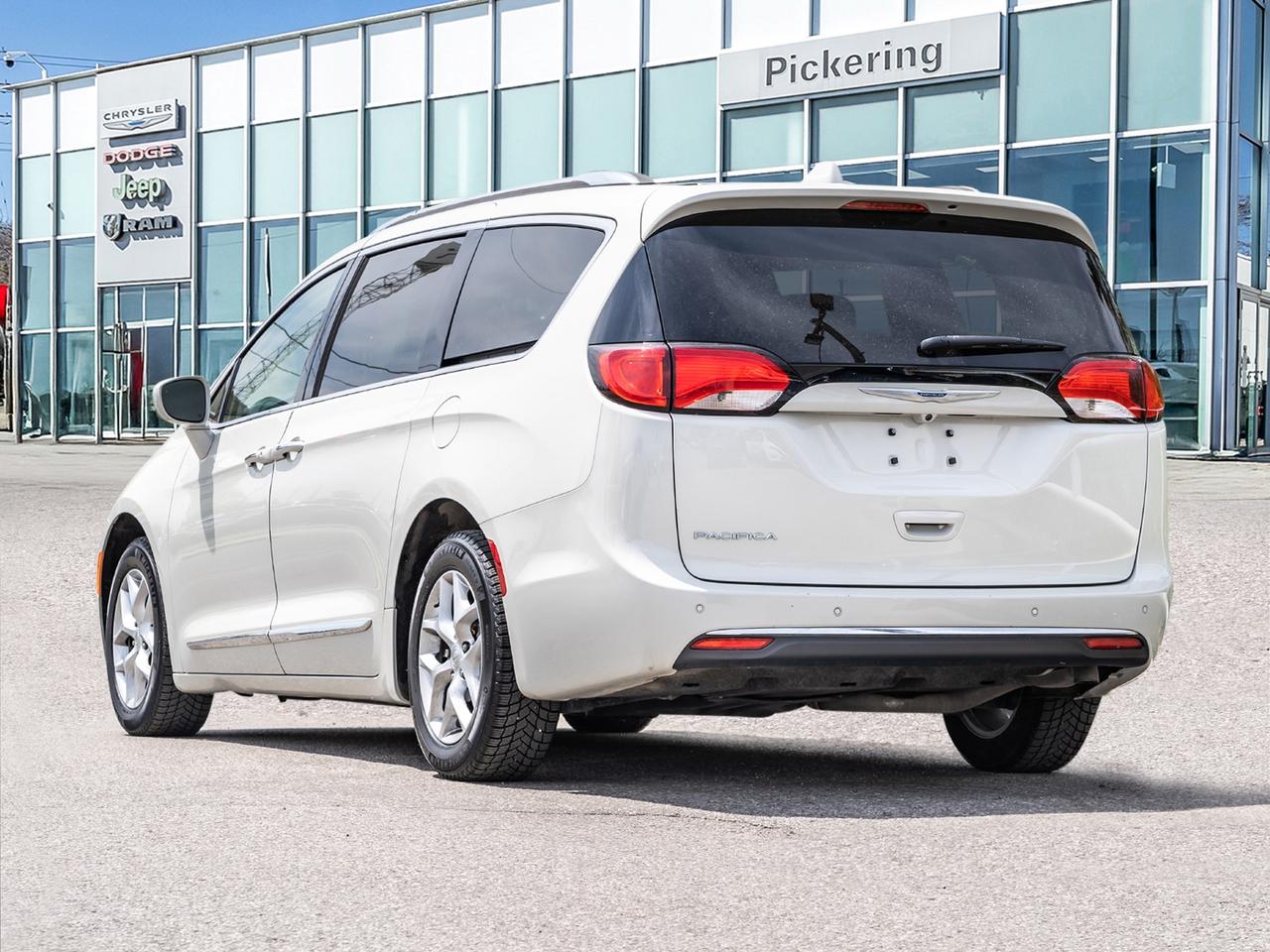 2020 Chrysler Pacifica TOURING-L Plus FWD Photo