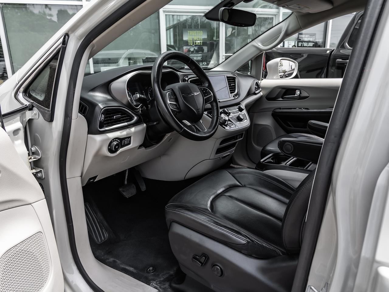 2020 Chrysler Pacifica TOURING-L Plus FWD Photo