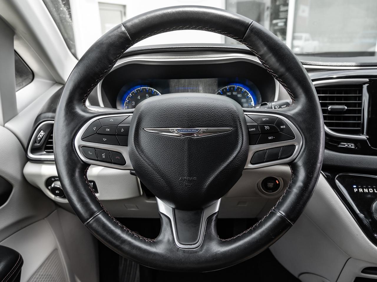 2020 Chrysler Pacifica TOURING-L Plus FWD Photo