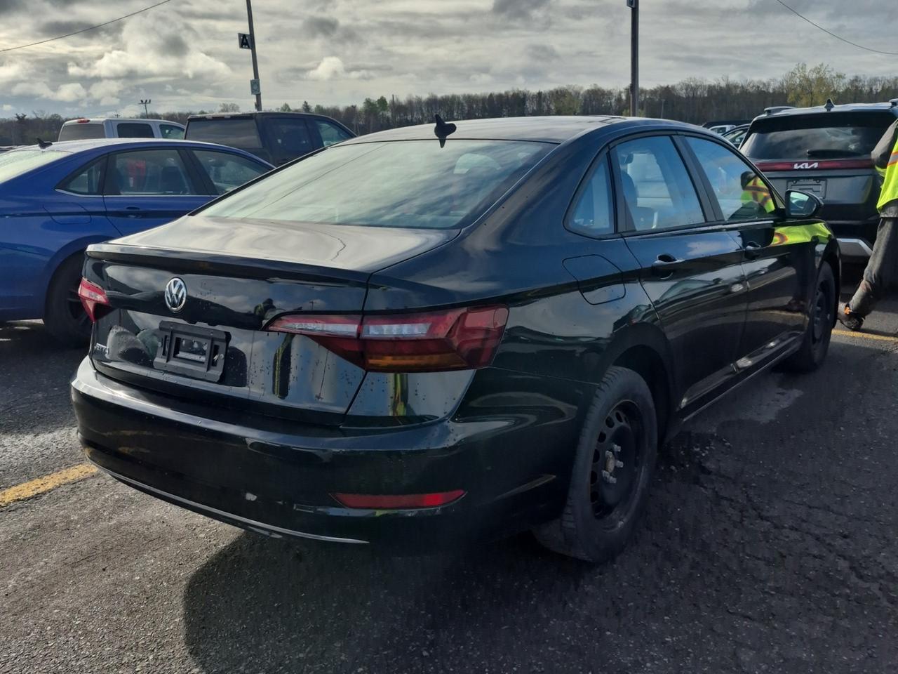 2019 Volkswagen Jetta Highline l Manual l 6Spd l 1.4L l 4Cyl l Gas l Photo