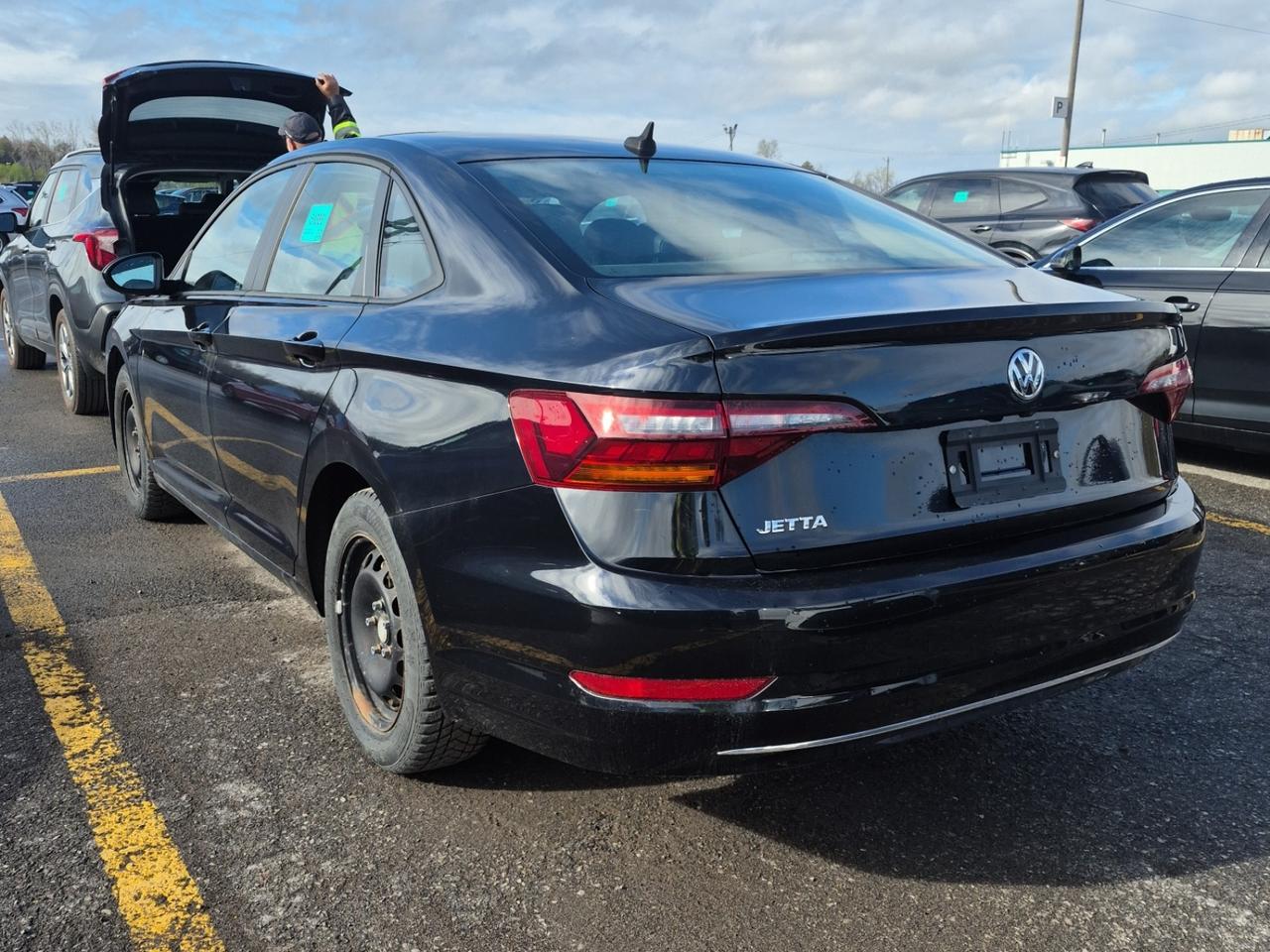 2019 Volkswagen Jetta Highline l Manual l 6Spd l 1.4L l 4Cyl l Gas l Photo