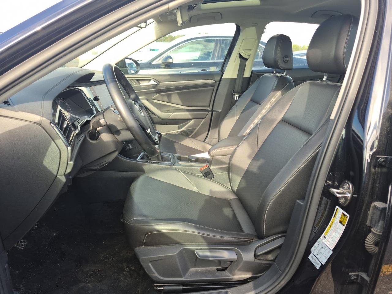 2019 Volkswagen Jetta Highline l Manual l 6Spd l 1.4L l 4Cyl l Gas l Photo