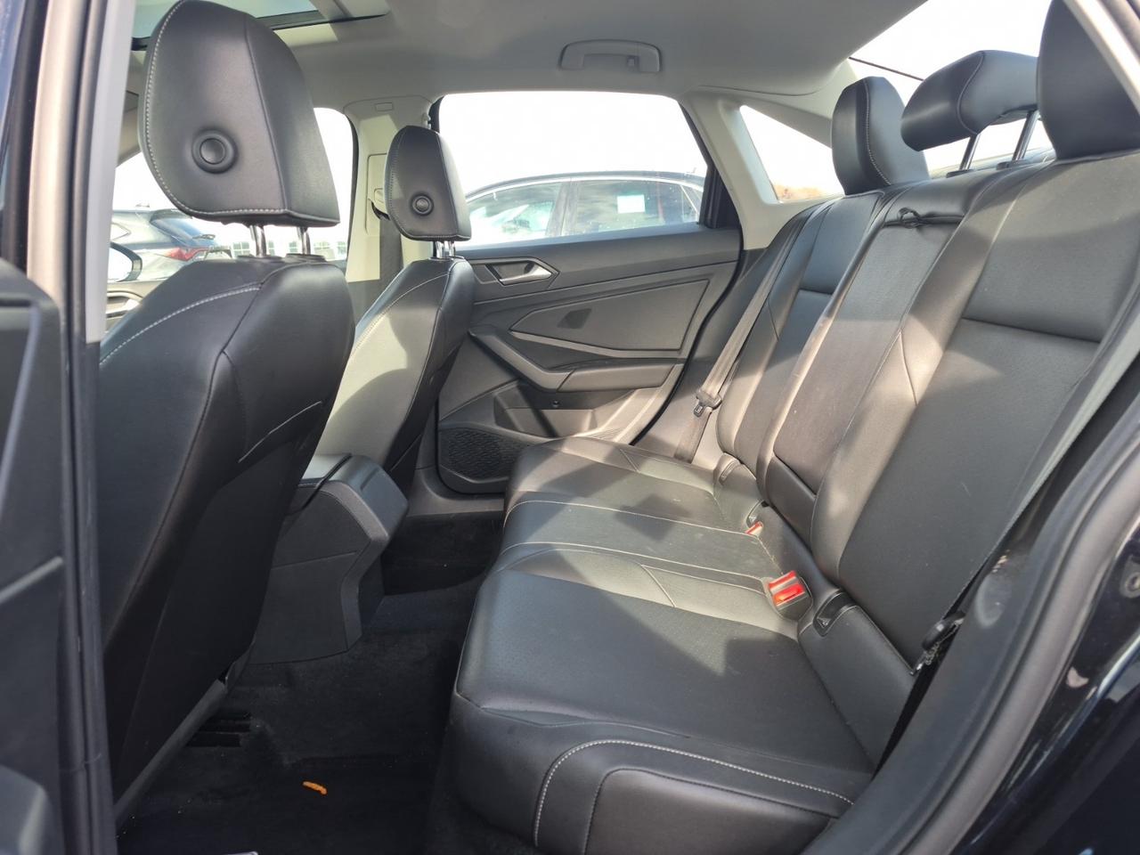 2019 Volkswagen Jetta Highline l Manual l 6Spd l 1.4L l 4Cyl l Gas l Photo