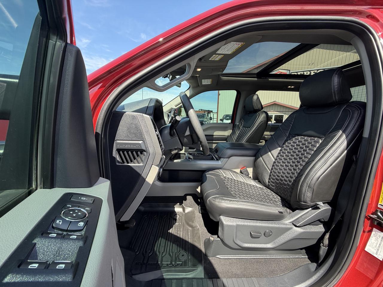 2022 Ford F-350 XLT LEVEL/WHEEL/TIRE/BODYLINER PKG!! Photo
