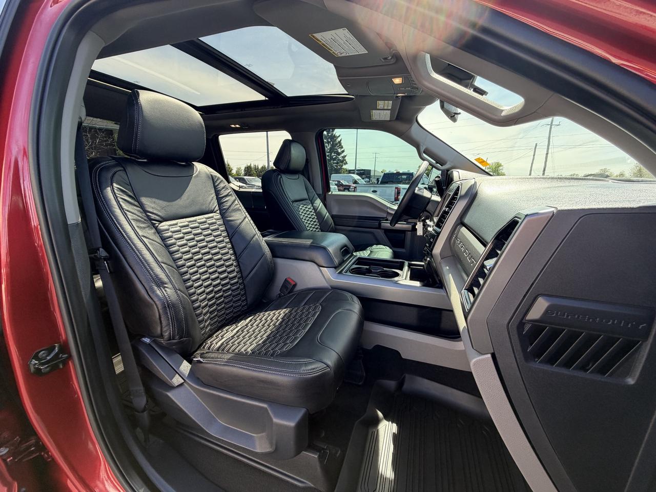 2022 Ford F-350 XLT LEVEL/WHEEL/TIRE/BODYLINER PKG!! Photo