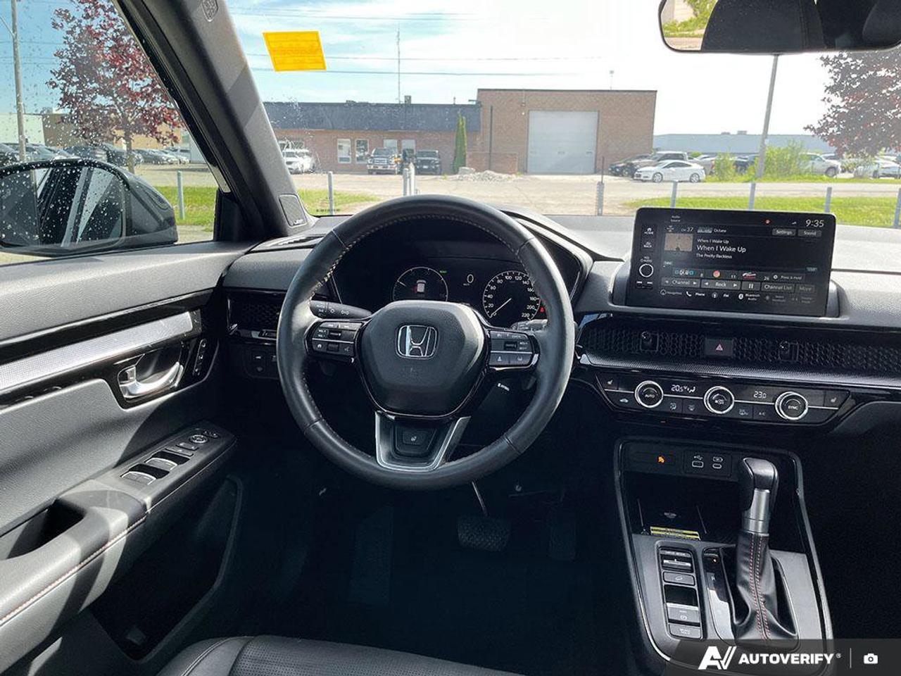 2024 Honda CR-V Hybrid Touring | Leather | Nav | Sunroof | Safety Tech | Photo