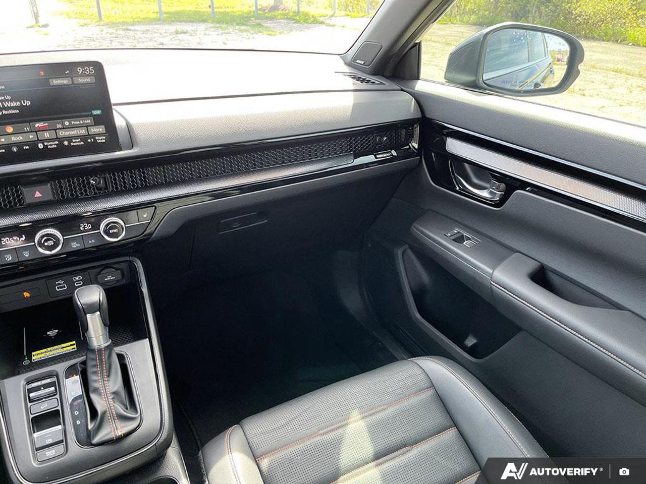2024 Honda CR-V Hybrid Touring | Leather | Nav | Sunroof | Safety Tech | Photo