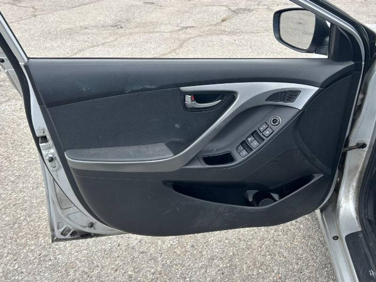2016 Hyundai Elantra Sport Pkg l Low Kms l 1.8L l 4Cyl l FWD l 4Cyl l Photo