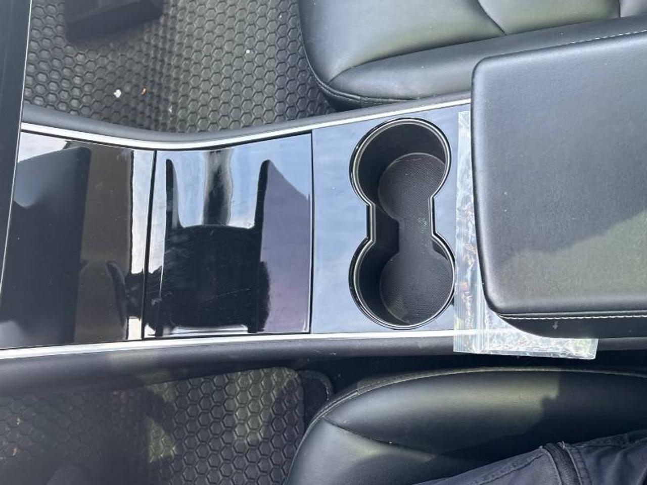 2019 Tesla Model 3 No Accidents l Stndrd Range Plus l RWD l Photo